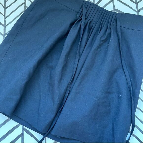 GAP Dresses & Skirts - Gap Size 2 Front Ruffled Black Skirt